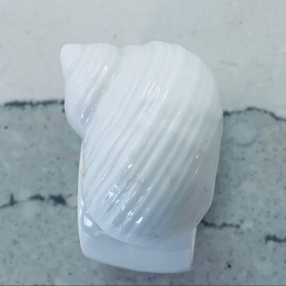 4 Bone China "Beachcomber" Shell Napkin Rings - Picture 9 of 14